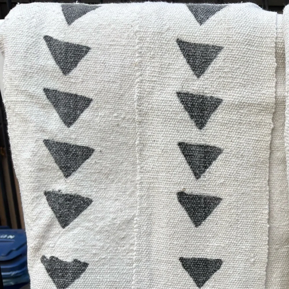 Geometric Patterned Textile - Picture 1 of 1